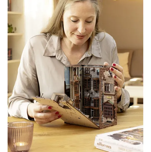 Booknook - Tiny Adventures Diagon Alley - Harry Potter*Revell Hot