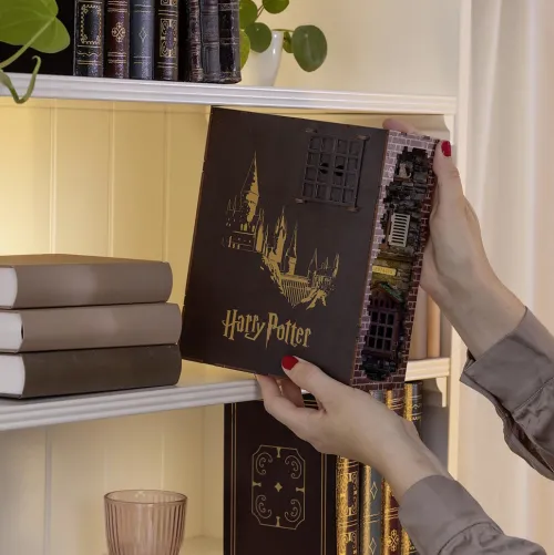 Booknook - Tiny Adventures Diagon Alley - Harry Potter*Revell Hot