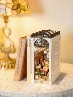 Booknook: Arcade Dating*Robotime Clearance