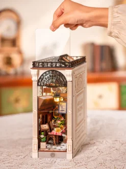 Booknook: Arcade Dating*Robotime Clearance