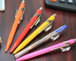 Caran d'Ache Kugelschreiber-Kugelschreiber Ersatzmine Goliath Blau Medium