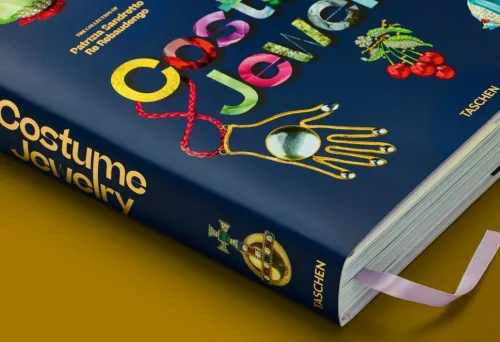 Costume Jewelry*Taschen GmbH Hot