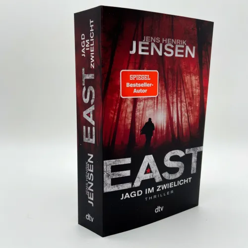dtv Verlagsgesellschaft Spionagethriller-EAST. Jagd im Zwielicht