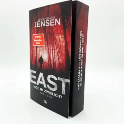 dtv Verlagsgesellschaft Spionagethriller-EAST. Jagd im Zwielicht