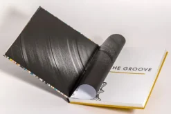 Into the Groove. Vinyl-Kult: Die Geschichte der Schallplatte*Prestel Verlag