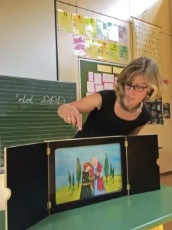 Don Bosco Medien GmbH Lesen & Geschichten-Kamishibai mit Einschub von oben. Für DIN A3-Bildkarten