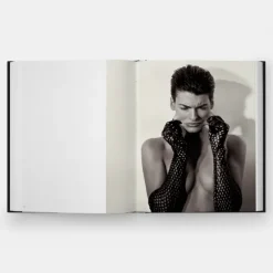 Phaidon Verlag GmbH Mode & Design-Linda Evangelista photographed by Steven Meisel