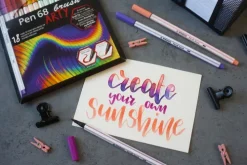 Premium-Filzstift mit Pinselspitze für variable Strichstärken - STABILO Pen 68 brush - ARTY - 18er Pack - mit 18 verschiedenen Farben*STABILO Nonbook Hot