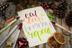 Premium-Filzstift mit Pinselspitze für variable Strichstärken - STABILO Pen 68 brush - ARTY - 18er Pack - mit 18 verschiedenen Farben*STABILO Nonbook Hot