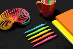 Schneider Schreibgeräte Kugelschreiber*Schneider Kugelschreiber Reco neon gelb, Mine Eco 725 M blau