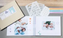 Quo Vadis Dekoration & Einrichtung-Scrapbooking-Set, Fotoalbum mit Spiralbindung, 50 Seiten weiß, 32x22 cm + Stifte, Sticker, Schablonen, Fotoecken