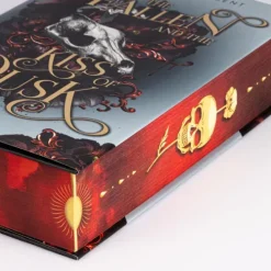 Carlsen Verlag GmbH Romantasy|Büchertrends Auf Social Media*The Fallen and the Kiss of Dusk (Crowns of Nyaxia 4)