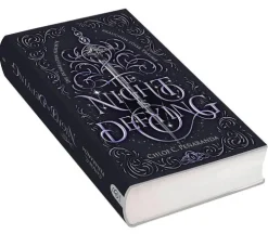 Bramble Hardcover Romantasy|Vampirromane-The Night is Defying